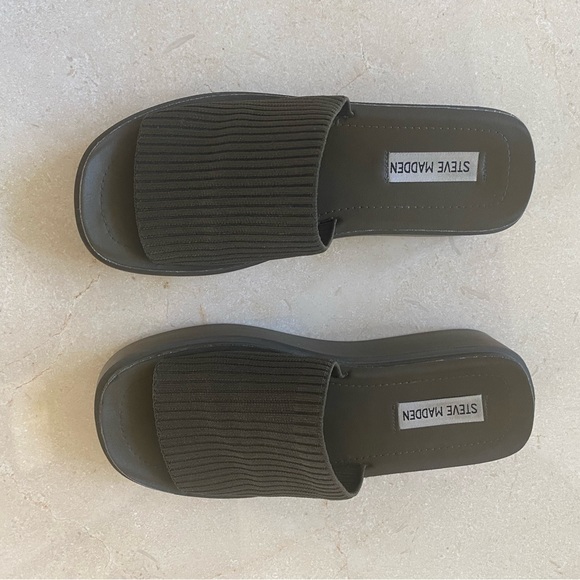 Steve Madden Platform Sandals - Picture 4 of 5